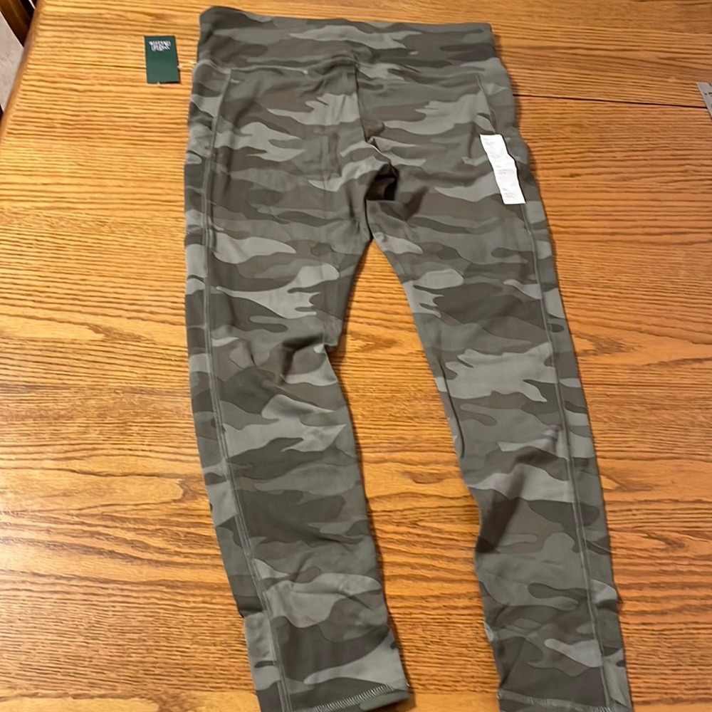 Green camo leggings with side pockets
